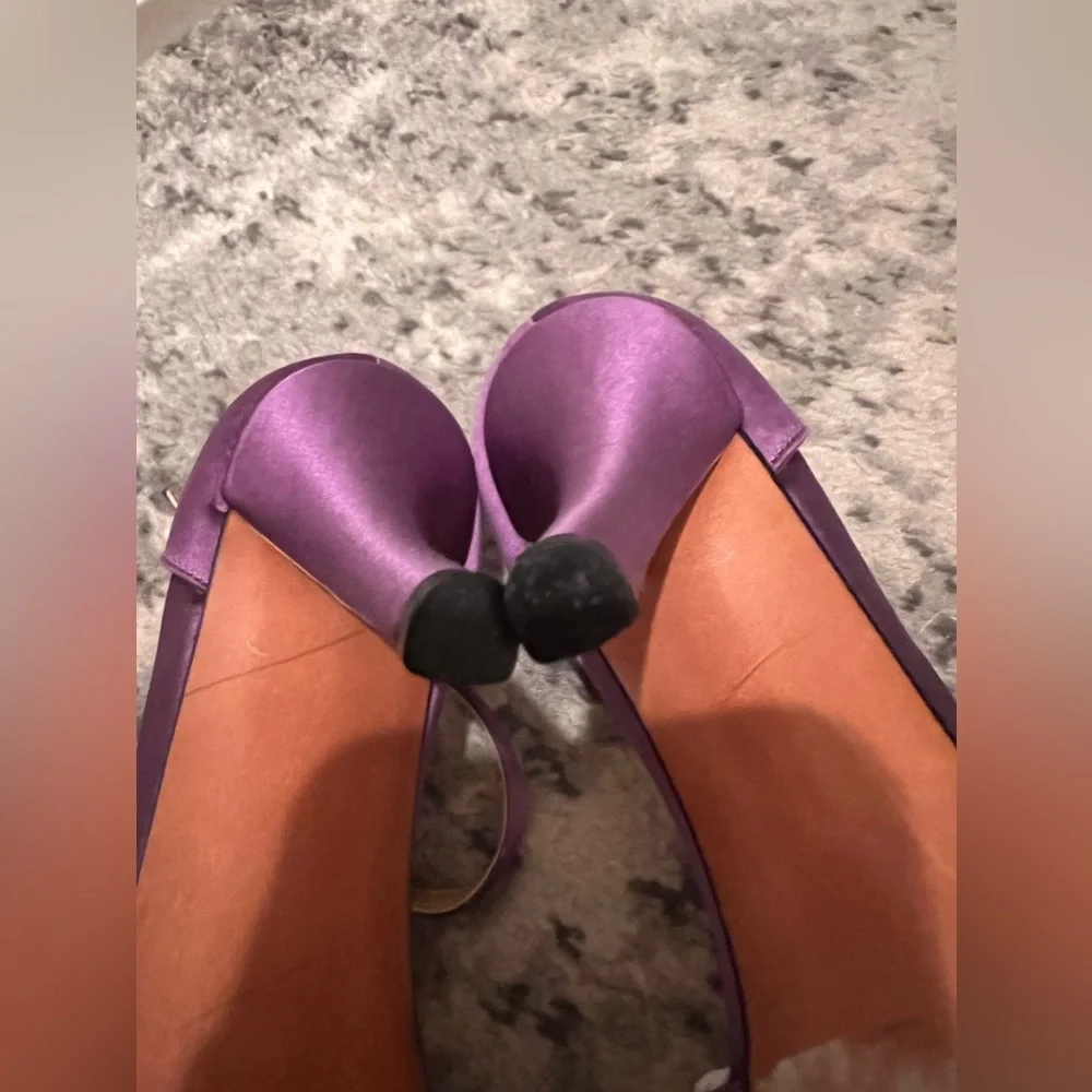 Stuart Weitzman Plum Satin Fabulosity Pumps. Size 8 - Picture 8 of 14
